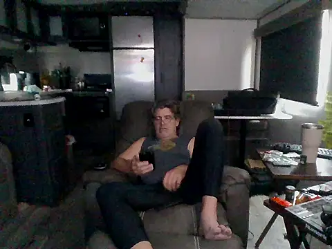 Snapshot of lateniter chatting on 12-18-25, 02:56 lateniter online show from 12-18-25, 02:56