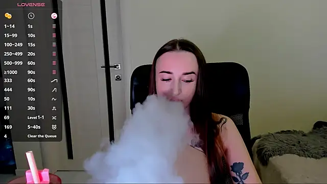 Kimmberr online show from 12-17-25, 02:06