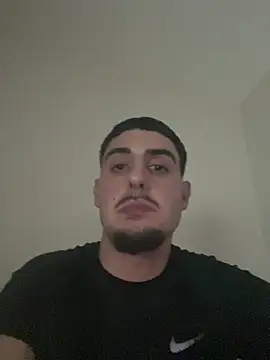 Snapshot of Vale_187 chatting on 12-20-25, 03:19 Vale 187 online show from 12-20-25, 03:19