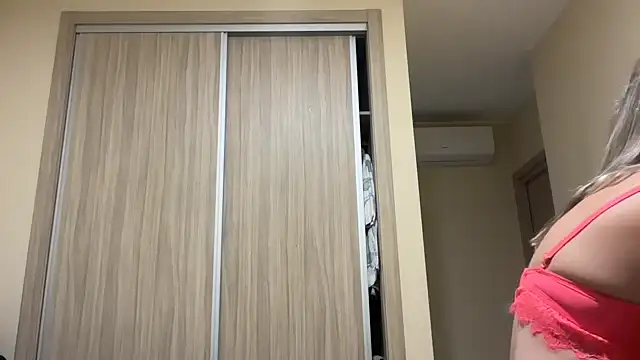 Snapshot of naughtyhollyxxxx chatting on 10-16-25, 03:13 naughtyhollyxxxx online show from 10-16-25, 03:13