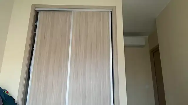 Snapshot of naughtyhollyxxxx chatting on 12-15-25, 09:02 naughtyhollyxxxx online show from 12-15-25, 09:02