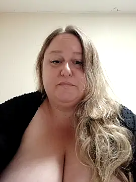 Snapshot of blissful_vixen chatting on 10-08-25, 02:04 blissful vixen online show from 10-08-25, 02:04