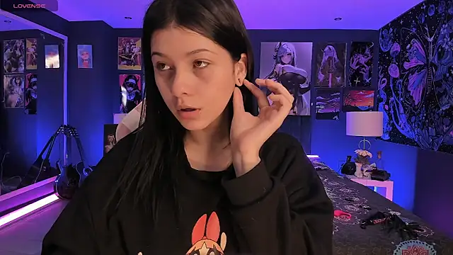 LanaKyutt online show from 10-03-25, 02:47