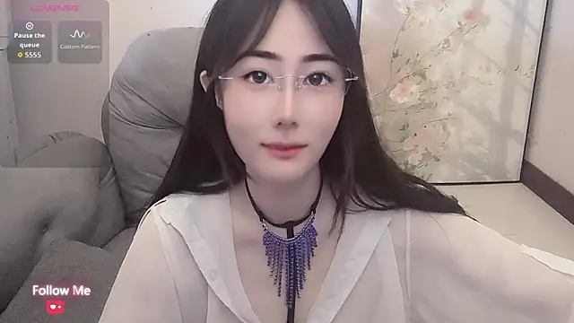 qiqi-- online show from 06-03-26, 06:05