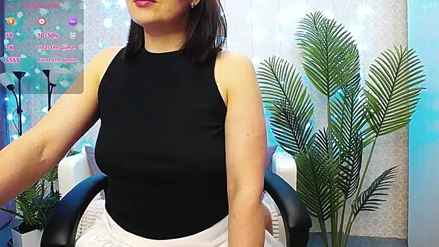 Camelia Lillie online show from 11-23-25, 03:17