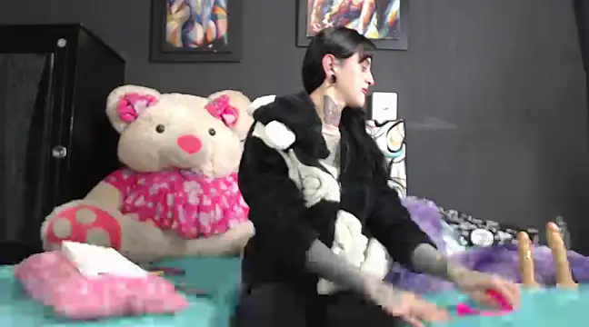 Snapshot of emma_onassis_17 chatting on 01-12-25, 08:57 emma onassis 17 online show from 01-12-25, 08:57