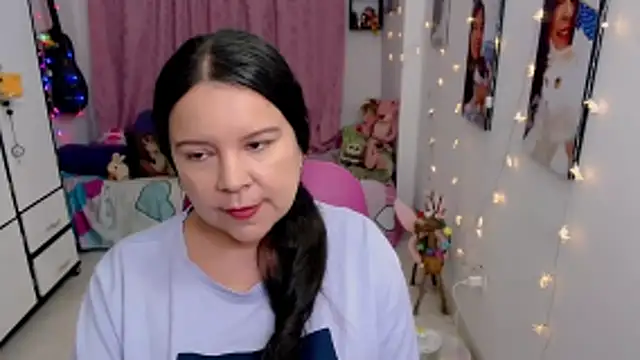 claryssa  online show from 06-06-26, 07:57