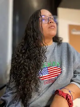 CurlyGirl 1 online show from 12-27-24, 07:57