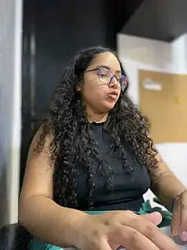 CurlyGirl 1 online show from 12-28-24, 11:05