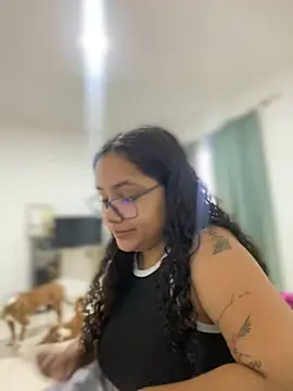 CurlyGirl 1 online show from 01-04-25, 12:59