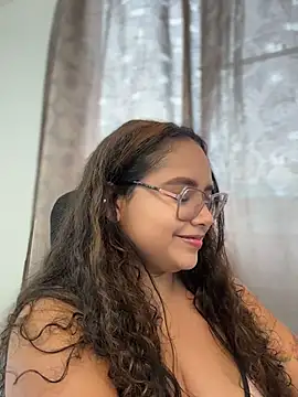 Snapshot of CurlyGirl_1 chatting on 07-11-26, 10:44 CurlyGirl 1 online show from 07-11-26, 10:44