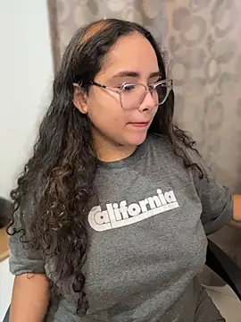Snapshot of CurlyGirl_1 chatting on 07-20-26, 02:26 CurlyGirl 1 online show from 07-20-26, 02:26