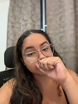 Snapshot of CurlyGirl_1 chatting on 07-24-26, 11:47 CurlyGirl 1 online show from 07-24-26, 11:47
