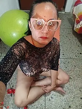 Snapshot of Eunice73 chatting on 07-01-26, 10:31 Eunice73 online show from 07-01-26, 10:31