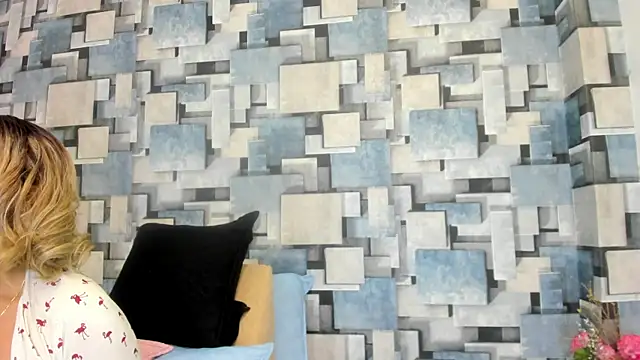 angel dthroatt online show from 04-12-26, 12:32