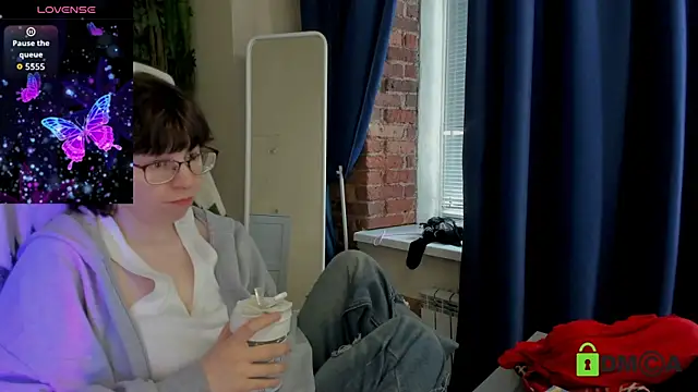 Snapshot of Melissa_Wells chatting on 07-05-26, 04:19 Melissa Wells online show from 07-05-26, 04:19