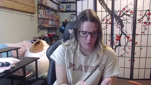 Snapshot of Sarahtineke chatting on 03-19-26, 03:27 Sarahtineke online show from 03-19-26, 03:27