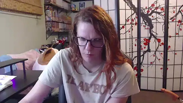 Snapshot of Sarahtineke chatting on 04-20-26, 04:54 Sarahtineke online show from 04-20-26, 04:54