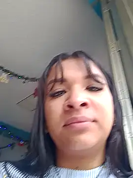 Snapshot of VivienAndClark chatting on 12-11-24, 06:52 VivienAndClark online show from 12-11-24, 06:52