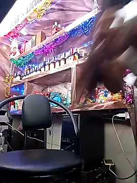 Snapshot of VivienAndClark chatting on 12-19-24, 04:46 VivienAndClark online show from 12-19-24, 04:46