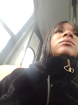 Snapshot of VivienAndClark chatting on 03-17-25, 02:23 VivienAndClark online show from 03-17-25, 02:23