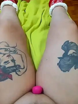 Snapshot of Hotsereia chatting on 12-15-24, 02:30 Hotsereia online show from 12-15-24, 02:30