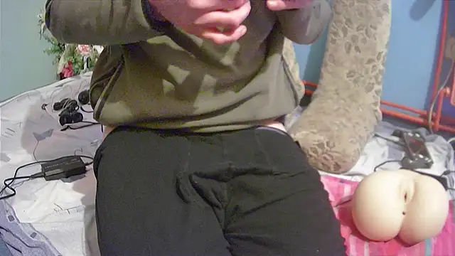 Snapshot of Markxen_cam chatting on 12-28-24, 10:25 Markxen cam online show from 12-28-24, 10:25