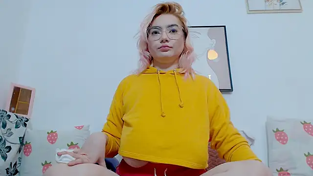 Snapshot of Catlady333 chatting on 09-10-25, 12:10 Catlady333 online show from 09-10-25, 12:10