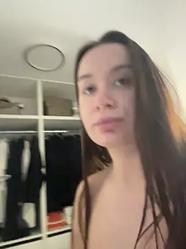 deliaroyal online show from 11-09-25, 01:09