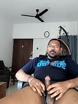 Snapshot of lovbombayduck11 chatting on 02-12-26, 10:10 lovbombayduck11 online show from 02-12-26, 10:10