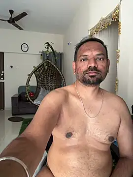 Snapshot of lovbombayduck11 chatting on 03-05-26, 06:31 lovbombayduck11 online show from 03-05-26, 06:31