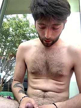 Snapshot of GuillaumebeauZizi chatting on 05-27-26, 12:46 GuillaumebeauZizi online show from 05-27-26, 12:46