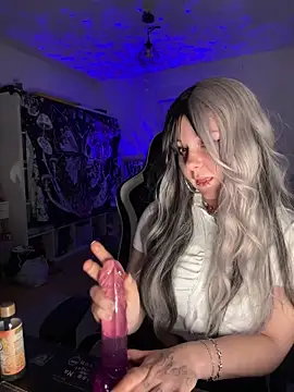 Snapshot of kinkygirl420x chatting on 03-06-25, 08:59 kinkygirl420x online show from 03-06-25, 08:59