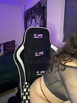 Snapshot of kinkygirl420x chatting on 03-12-25, 10:39 kinkygirl420x online show from 03-12-25, 10:39