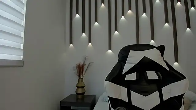 megan cooper28 online show from 11-13-25, 07:02