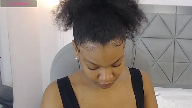 genesis moretz online show from 04-14-26, 03:12