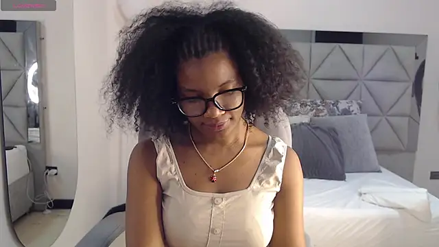 genesis moretz online show from 04-26-26, 04:54