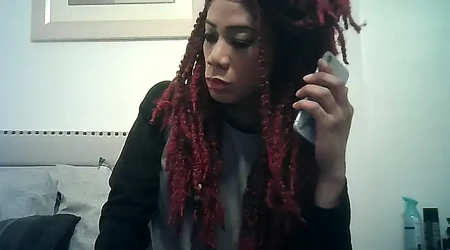 Snapshot of CaramelDipper chatting on 12-09-24, 01:51 CaramelDipper online show from 12-09-24, 01:51