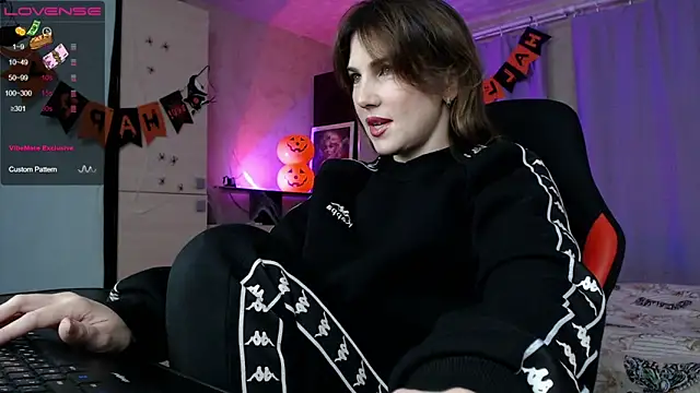 Snapshot of Daniela_Cooperr chatting on 11-05-25, 05:02 Daniela Cooperr online show from 11-05-25, 05:02