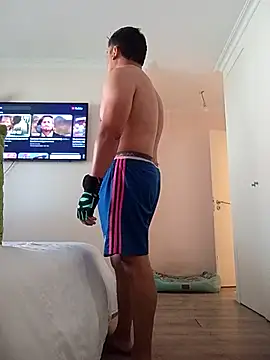 Snapshot of LusoCol chatting on 11-05-25, 01:33 LusoCol online show from 11-05-25, 01:33