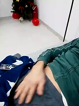 Snapshot of Anastasio33 chatting on 01-05-25, 02:27 Anastasio33 online show from 01-05-25, 02:27