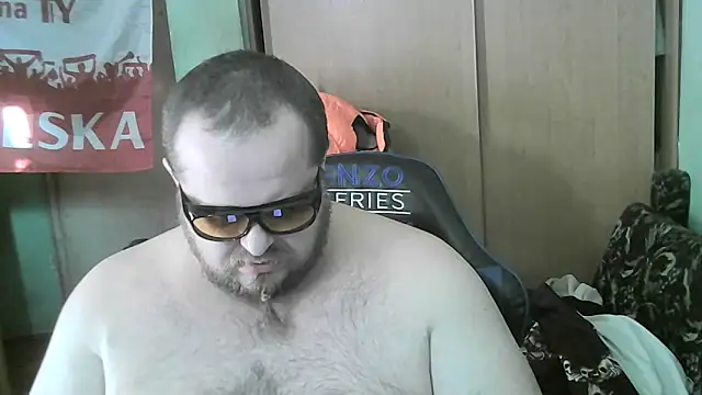 Snapshot of perversalus chatting on 03-20-25, 02:42 perversalus online show from 03-20-25, 02:42