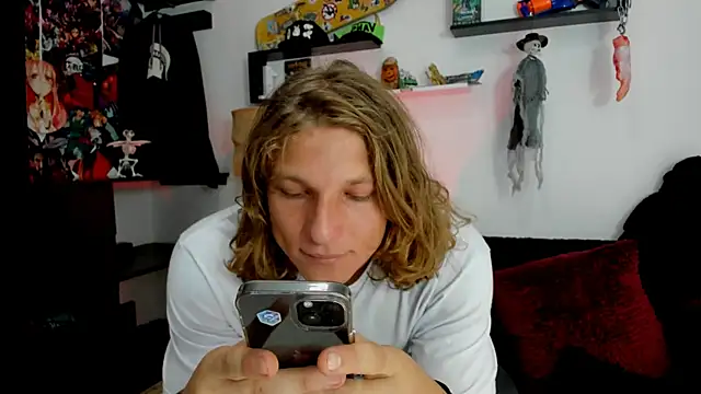 Snapshot of Tom_Krakow chatting on 12-03-24, 09:01 Tom Krakow online show from 12-03-24, 09:01