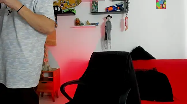 Snapshot of Tom_Krakow chatting on 12-05-24, 08:11 Tom Krakow online show from 12-05-24, 08:11