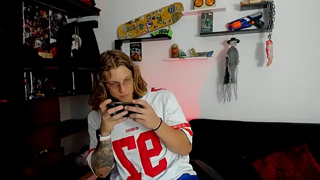 Snapshot of Tom_Krakow chatting on 12-06-24, 07:12 Tom Krakow online show from 12-06-24, 07:12