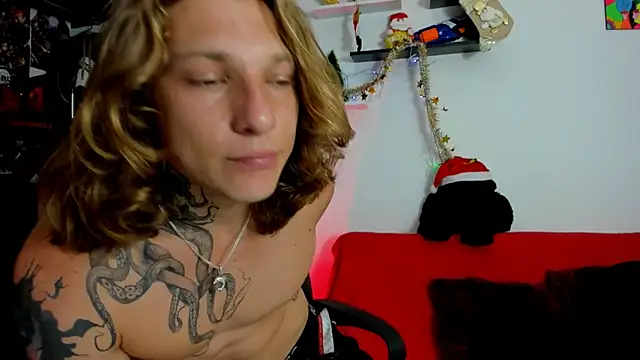 Snapshot of Tom_Krakow chatting on 12-10-24, 09:43 Tom Krakow online show from 12-10-24, 09:43