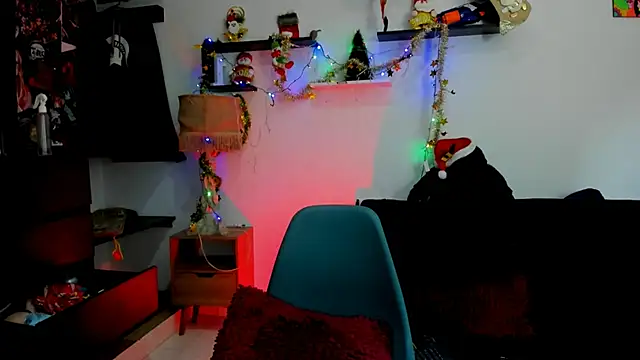 Snapshot of Tom_Krakow chatting on 12-13-24, 06:38 Tom Krakow online show from 12-13-24, 06:38