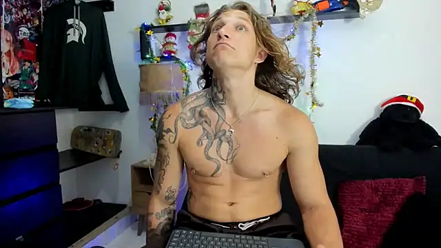 Snapshot of Tom_Krakow chatting on 12-20-24, 09:17 Tom Krakow online show from 12-20-24, 09:17