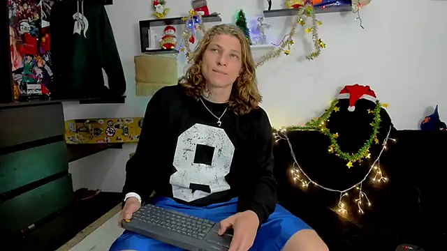 Snapshot of Tom_Krakow chatting on 12-28-24, 06:29 Tom Krakow online show from 12-28-24, 06:29