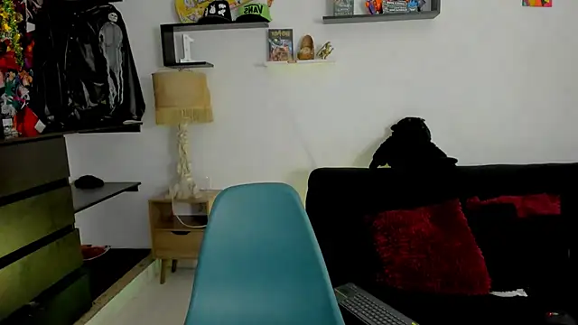 Snapshot of Tom_Krakow chatting on 01-08-25, 07:03 Tom Krakow online show from 01-08-25, 07:03